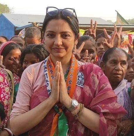 tofajjal_s58488's tweet photo. Proud to congratulate...✊ Medinipur Lok Sabha Constituency, West Bengal,@AITCofficial MP Smt. @MaliahJune for their new roles as a members to the Parliament Consultative Committee on Information and Broadcasting.
Wishing you success & impactful leadership!...💚🔥
#JuneMaliah https://t.co/AaOkUPUiwA