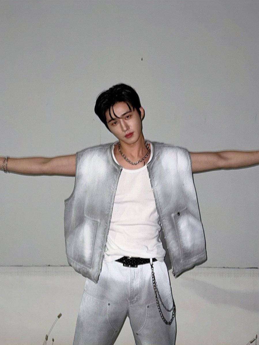 ibbamxx_'s tweet photo. B.I ค่าาา ได้ยินมาว่า 21 ธันวาก็มีงานที่ไทยด้วยอีก มาวีคเว้นวีคไม่เกินใจแน่นอน เพราะมาไทยสองวีคติดก็เคยมาแล้วค่ะ 👀 https://t.co/mY9uSOYfs9