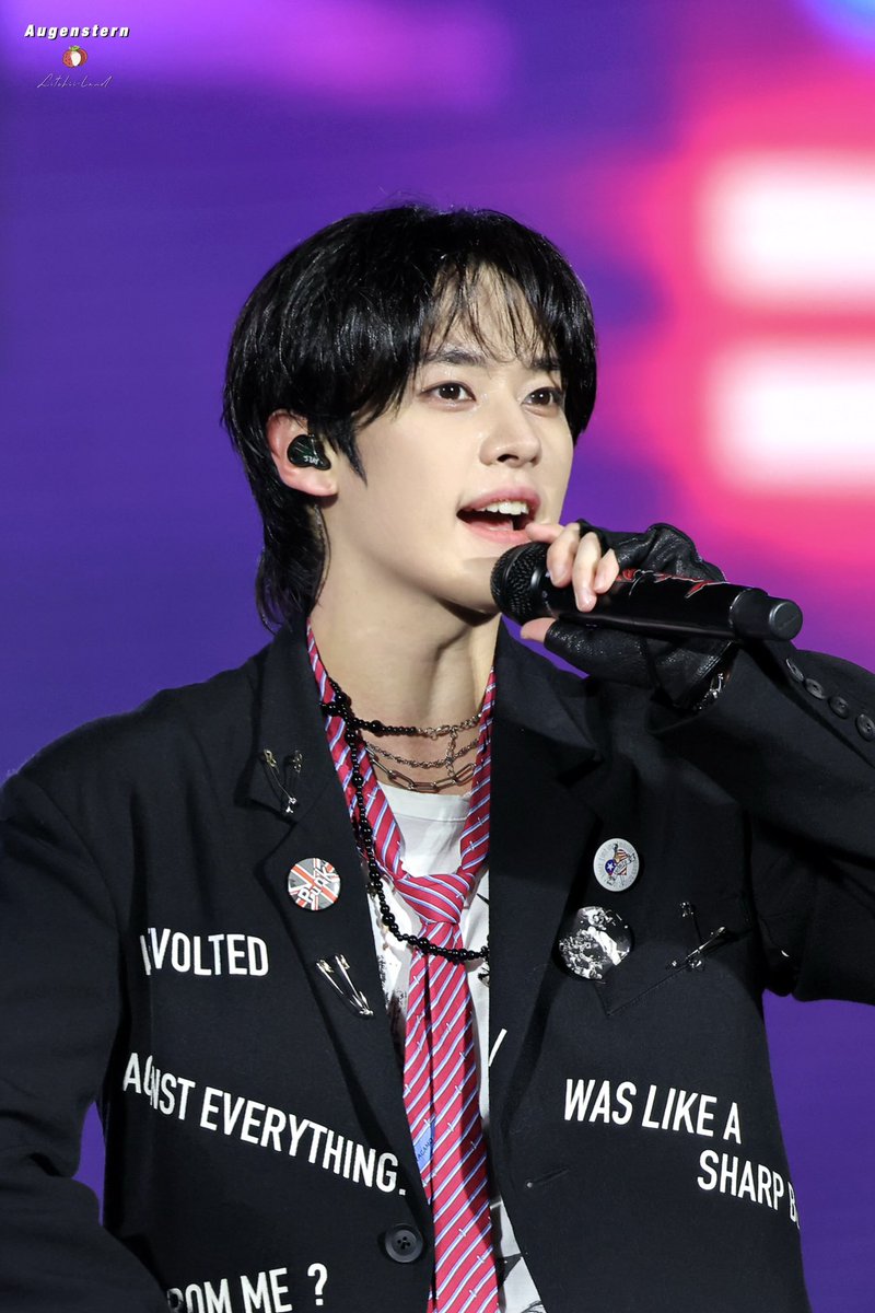Litchiiland's tweet photo. 241026 Sydney DominATE Concert

얼굴이 진짜...

#리노
#leeknow
#리노는기여어 
#straykids https://t.co/z6iNGZwic1