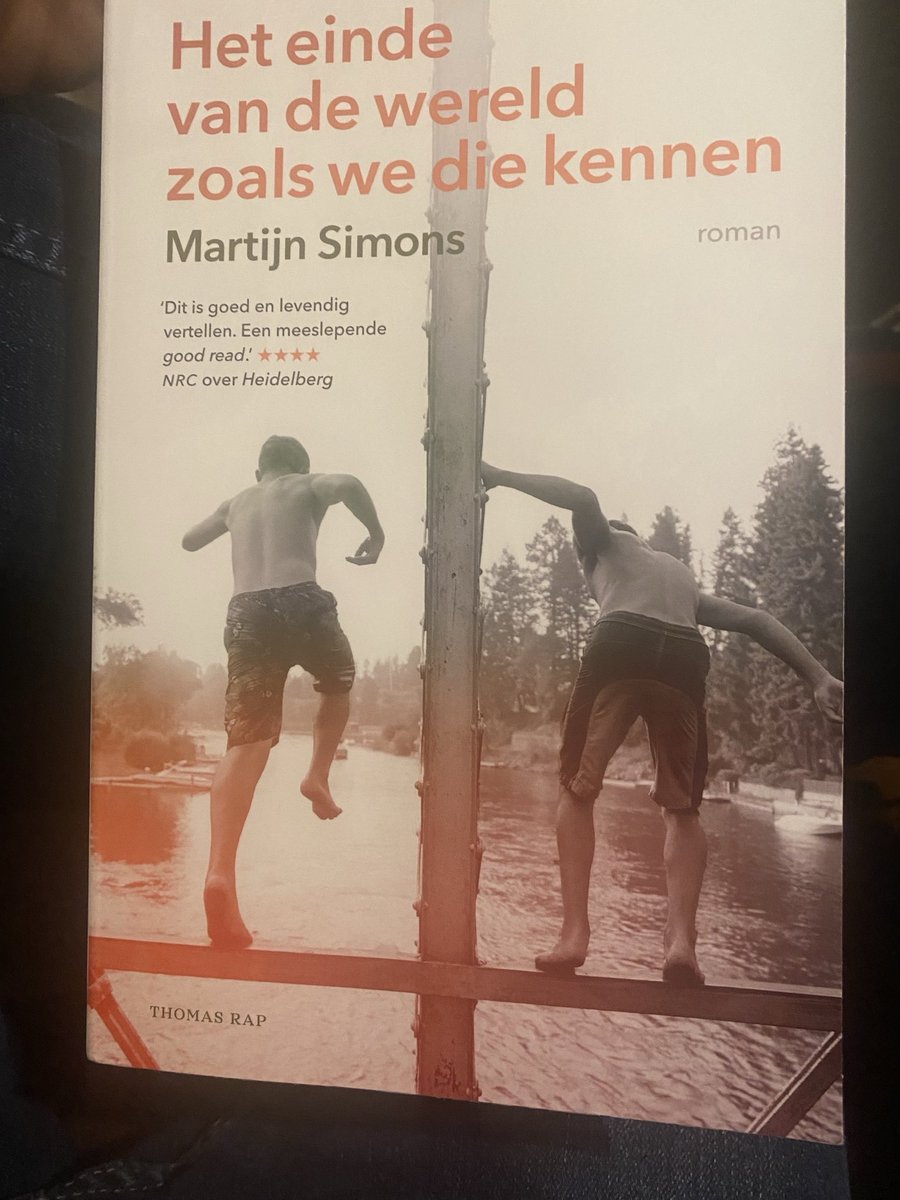 Geweldig boek, zwaar aanbevolen ⁦@uitg_thomasrap⁩