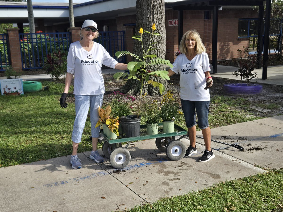 Our amazing district staff joined forces at Dodgertown Elementary for United Way's Day of Caring! Together, we rolled up our sleeves to beautify the campus and work on projects in STEAM park—creating a vibrant, inspiring space for our students to explore and learn. #UNITEDIRC