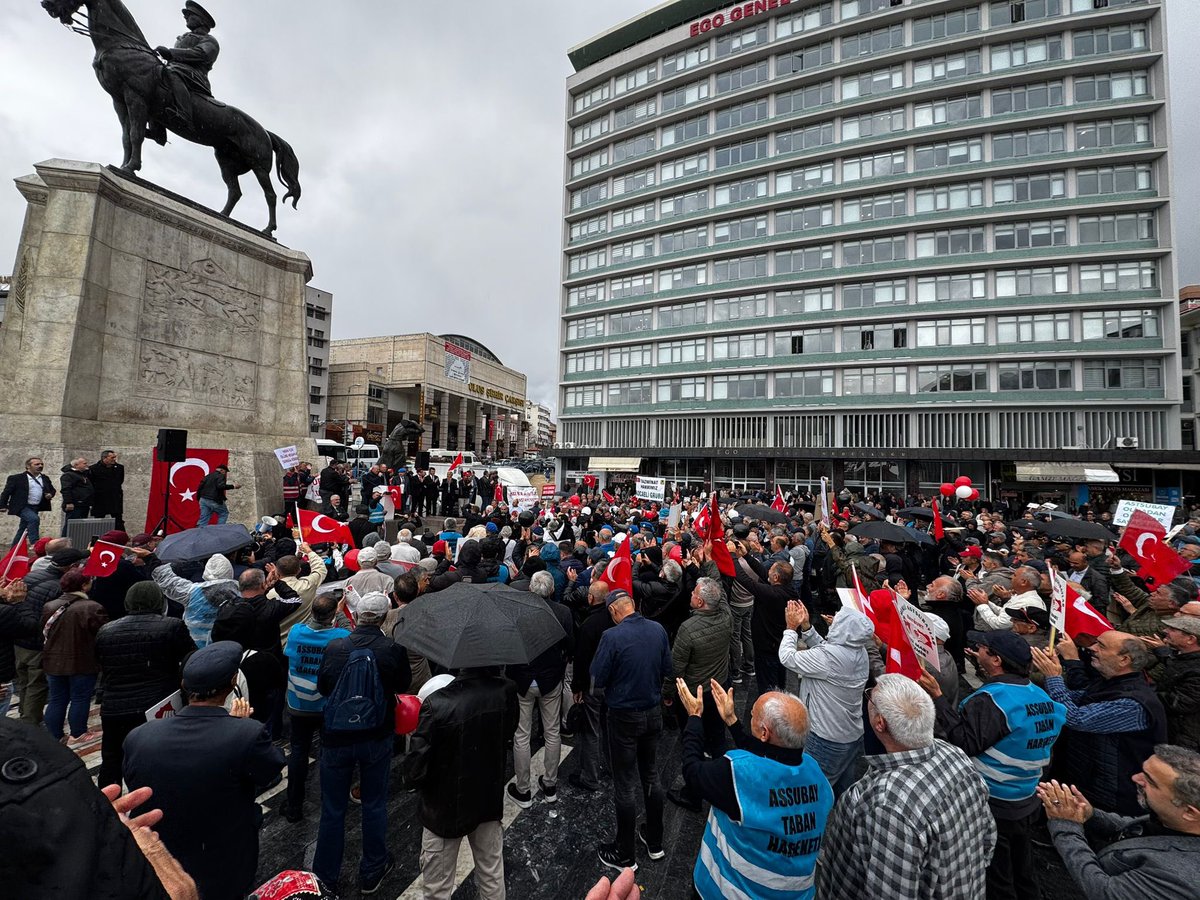 LeventUlucan1's tweet photo. Yagmur ve Ankara'ın bir çok yerinde etkinlikler olmasına karşın 
Ankara/Ulus "Adalete Yürüyüş" 
Basın Açıklamasına emniyet ölçeklerinde  3200 kişi 
katılım sağlamıştır. Yanımızda olan
Assubay Taban Hareketine büyük Assubay ailesine gönülden 
teşekkür ediyoruz.  
@Asbinisiyatif https://t.co/nyjyjM6Bz3