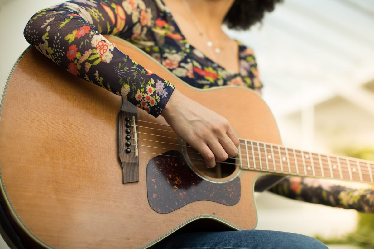 AnjanGuitar's tweet image. 🎶 Did you know? Learning music strengthens memory and enhances cognitive skills! Perfect reason to pick up that guitar 🎸 #BrainBoost #MusicAndMemory #LearnGuitar