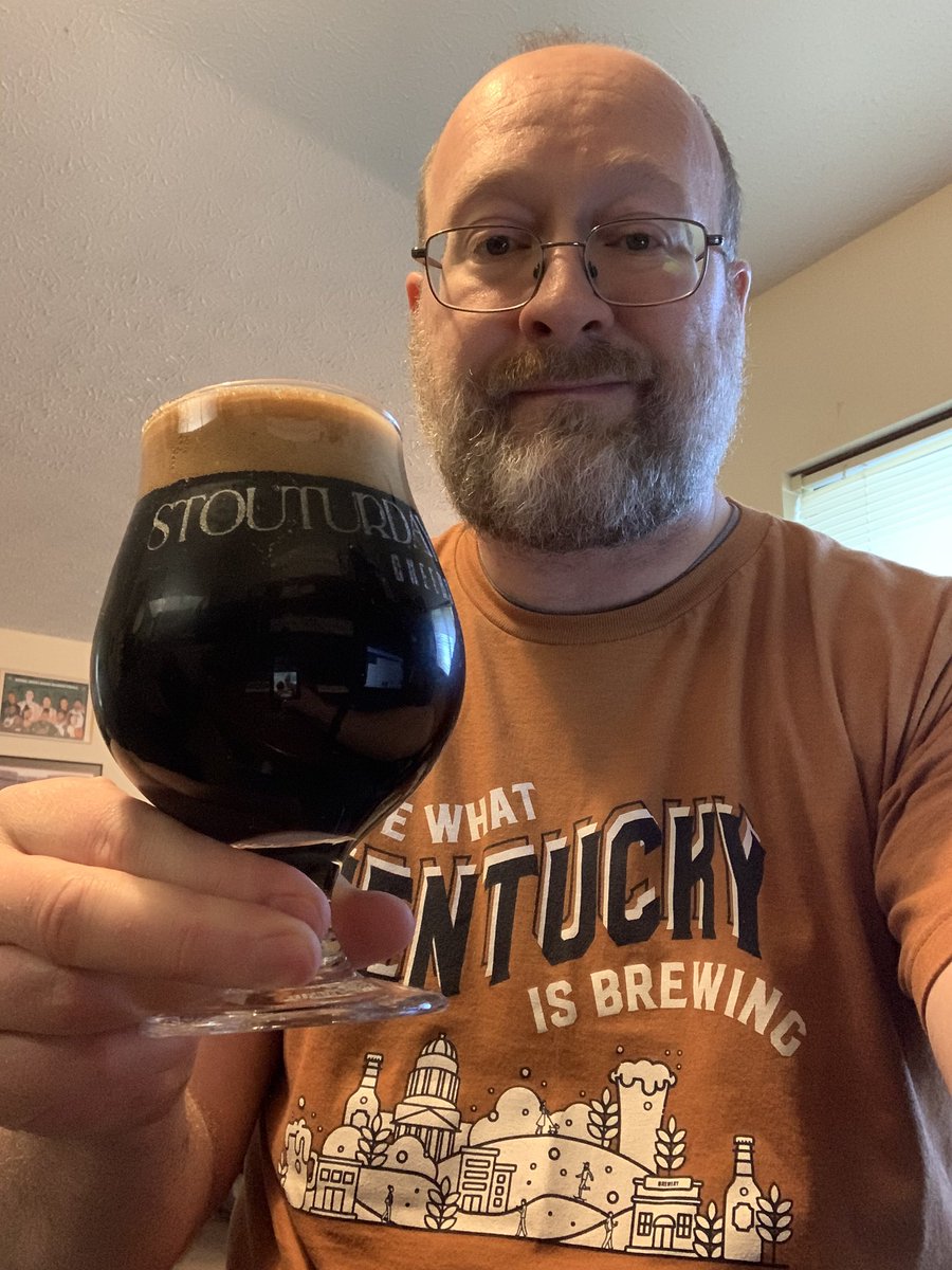RealBMaxwell's tweet photo. Starting #stouturday with @BraxtonBrewCo 2019 Dark Charge aged in Cognac ex-bourbon barrels ๐๐๐ช๐ป #kybeer #craftbeer @IRLWhiskeyStout @WayneSundby @impopsy @Kubrickx @Bilcro @PaulOBrien10 @decoreape7 @CorkBeer @mjpm67 @cb_phil @BayBeerReviews @beerhunter74 @ManvsAle @ASFreed https://t.co/QQuBLPf3NS