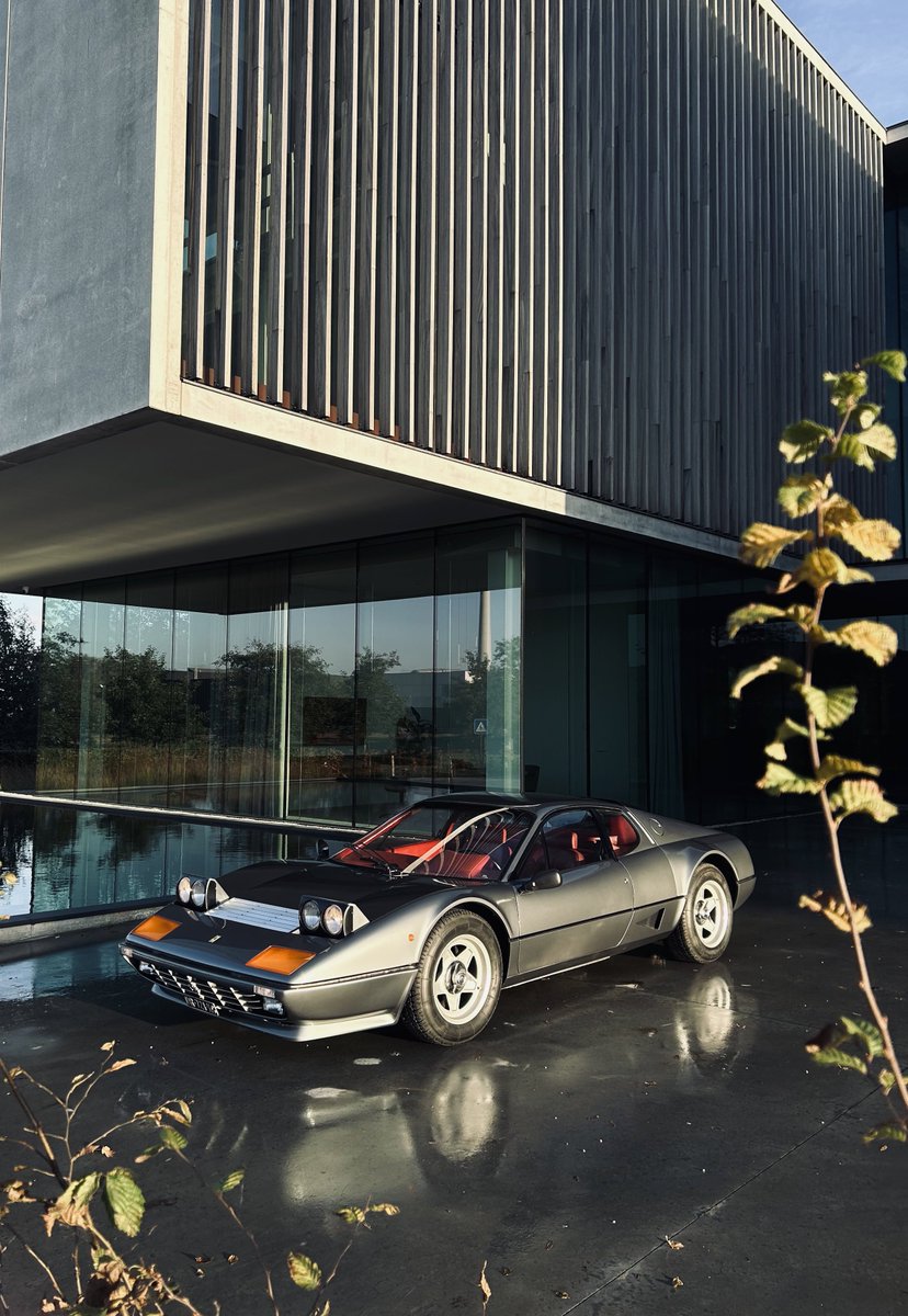 LaMontre18's tweet photo. Shooting du jour avec cette sublime Ferrari 512 BBi https://t.co/q1h0LRK4hz