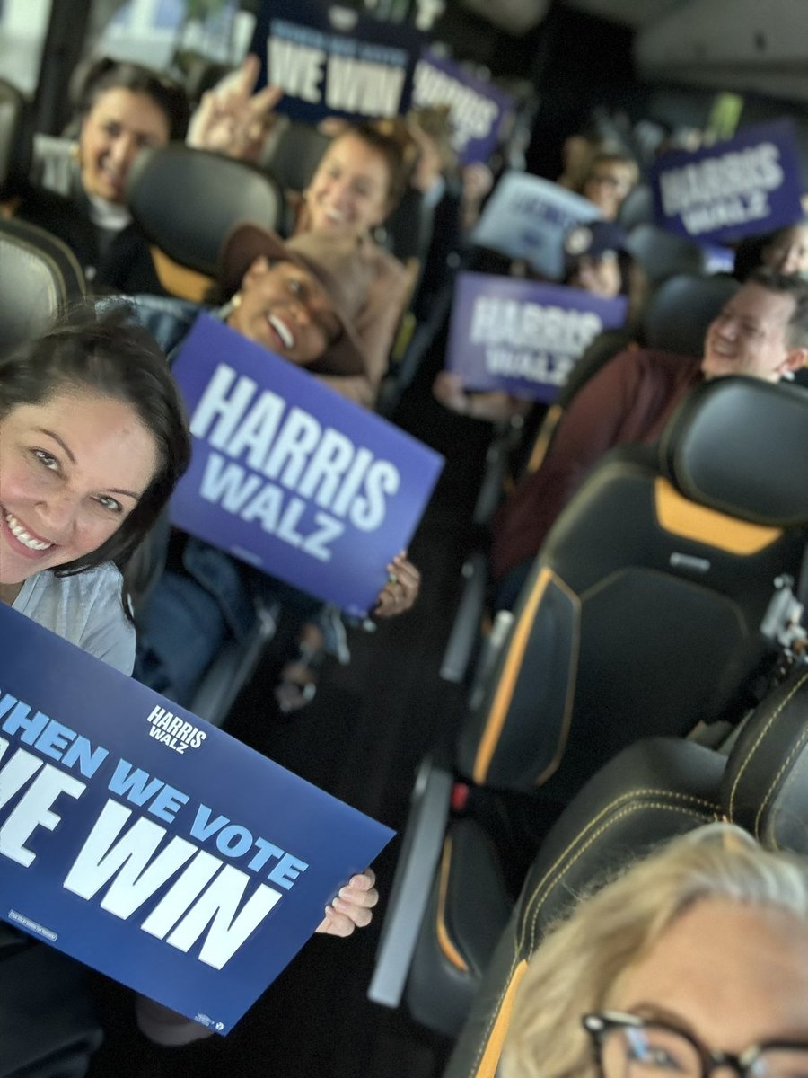 rowefinkbeiner's tweet image. The joy, the power, the movement to help get out the vote for Harris Walz is strong!  Care-A-Van to NV is packed!  When we win, we can advance childcare, paid family/medical leave, home care, reproductive freedom, healthcare (None of that happens under Trump). #KamalaForFreedom