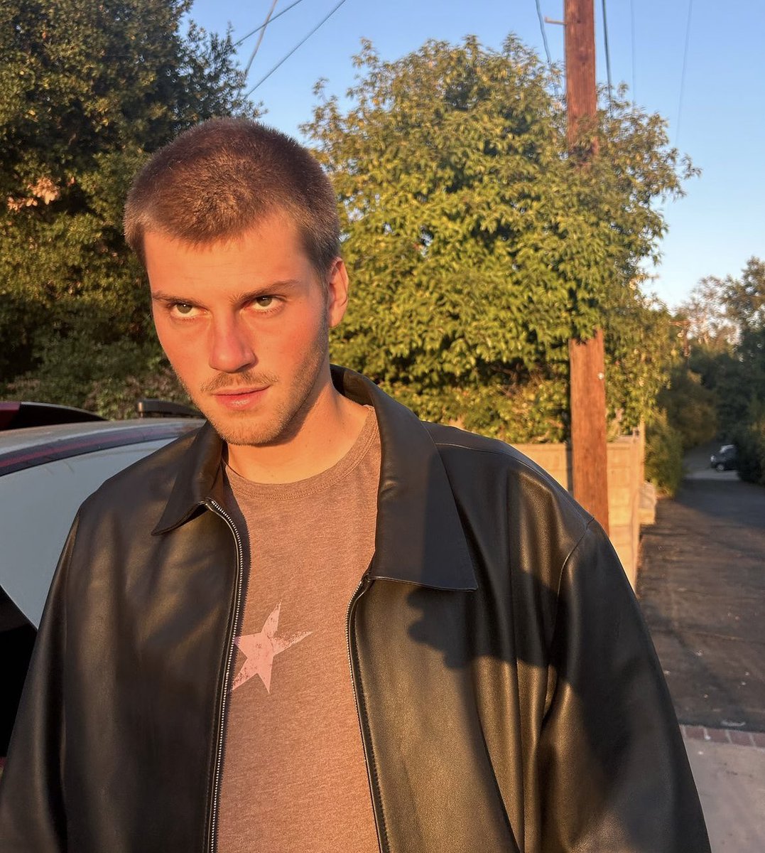 hourly ruel (@hourlyruel) on Twitter photo 