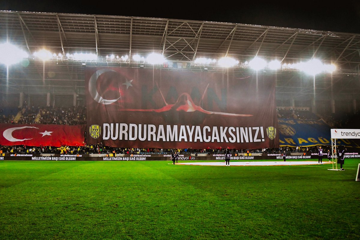 bpthaber's tweet photo. Ankaragücü taraftarları: "DURDURAMAYACAKSINIZ!" https://t.co/nVH2abjQRD