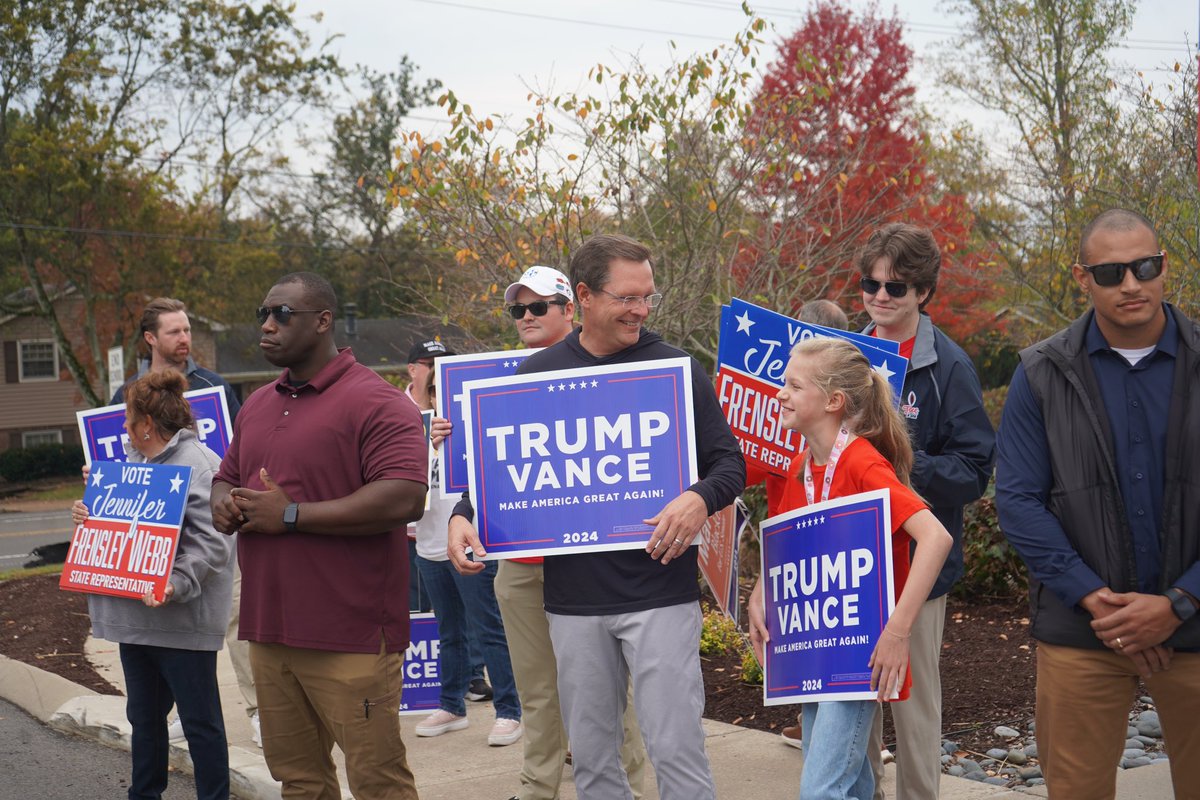 CSexton25's tweet photo. The rain can’t stop the enthusiasm for folks to get out and vote for @DonaldTrump, @JDVance and all of our Republican candidates! Saw some great GOP turnout today - even in dem-heavy Davidson! #FreedomTour #Stop22 https://t.co/TkrOxKWLzd