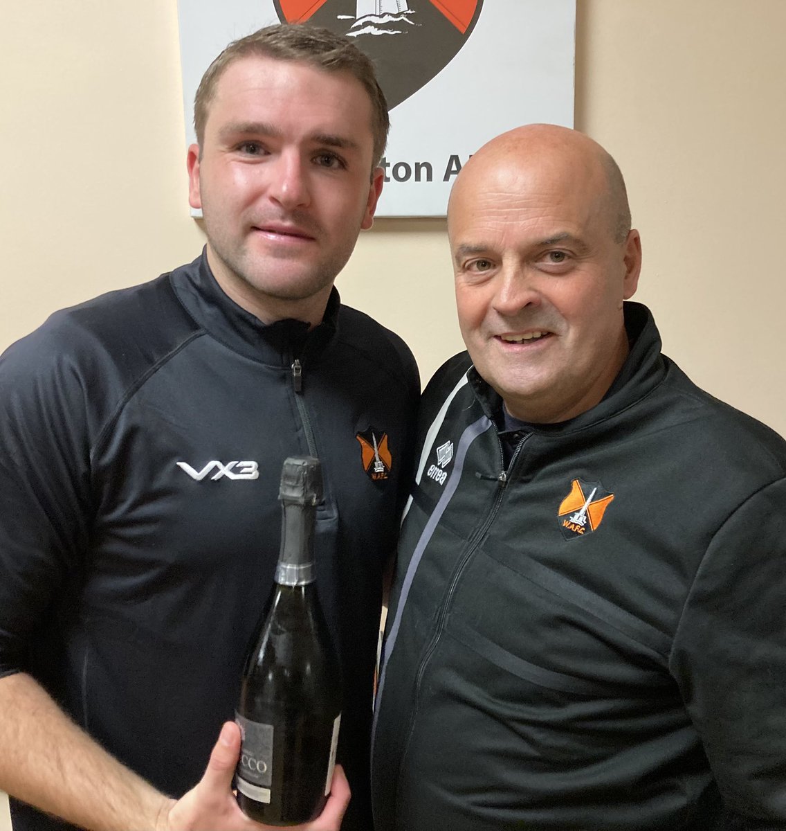 Wellington_AFC's tweet photo. Defender Mark Cornish was our man-of-the-match against Oldland Abbotonians today and he received the award from Michael Owen - bar manager and Reserves assistant boss - on behalf of today’s sponsors, JH Total Construction Ltd.
#tangerinearmy 🍊🍊🍊
@swsportsnews https://t.co/fRBvdTuais
