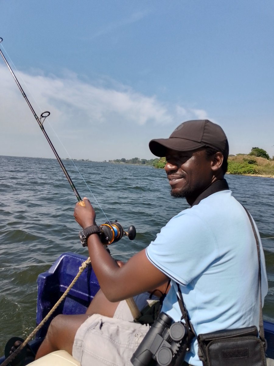 KyayiE's tweet photo. @KyayiE
Casting my line and soaking up the sun on Lake Victoria! The serene waters and stunning scenery make for a perfect fishing spot. Waiting for a bite... anyone else out on the lake today? #LakeVictoria #FishingLife #NatureEscape #ExploreUganda #explore https://t.co/RQ4QJXjNYu