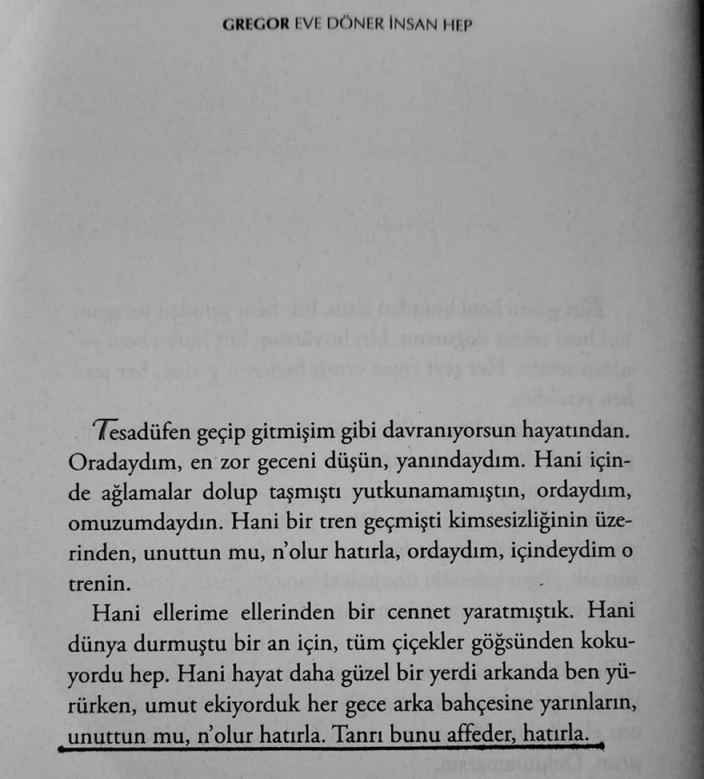 Tesadüfen geçip gitmişim gibi davranıyorsun hayatından.