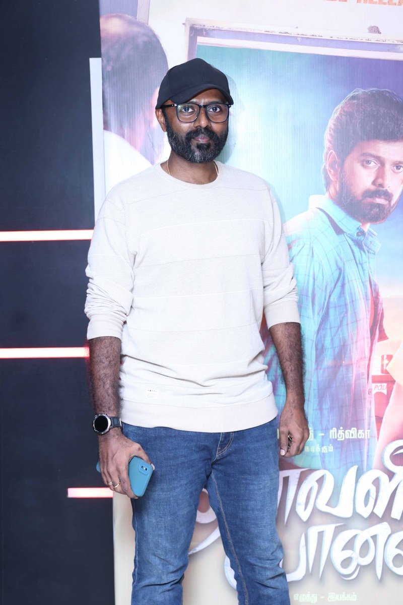 CinemaInbox's tweet image. #DeepavaliBonus Celebrity Show

The Beauty of Joy &amp;amp; Emotions with Feel-Good movie #DeepavaliBonus now in theatre

Here’s 1st Single 
👉 youtu.be/MJMSVST8IF8?si…

@vikranth_offl @Riythvika 
#DeepakKumarTala @JeyabalJB @ActionJe @maria_jerald @GauthamKs0789 @parthivmurugan…