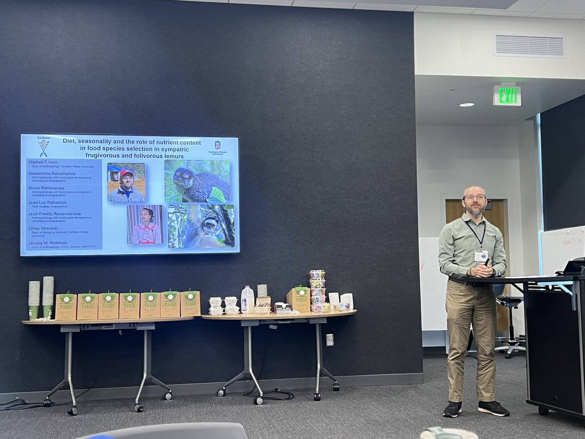 Midwest Primate Interest Group tweet media
