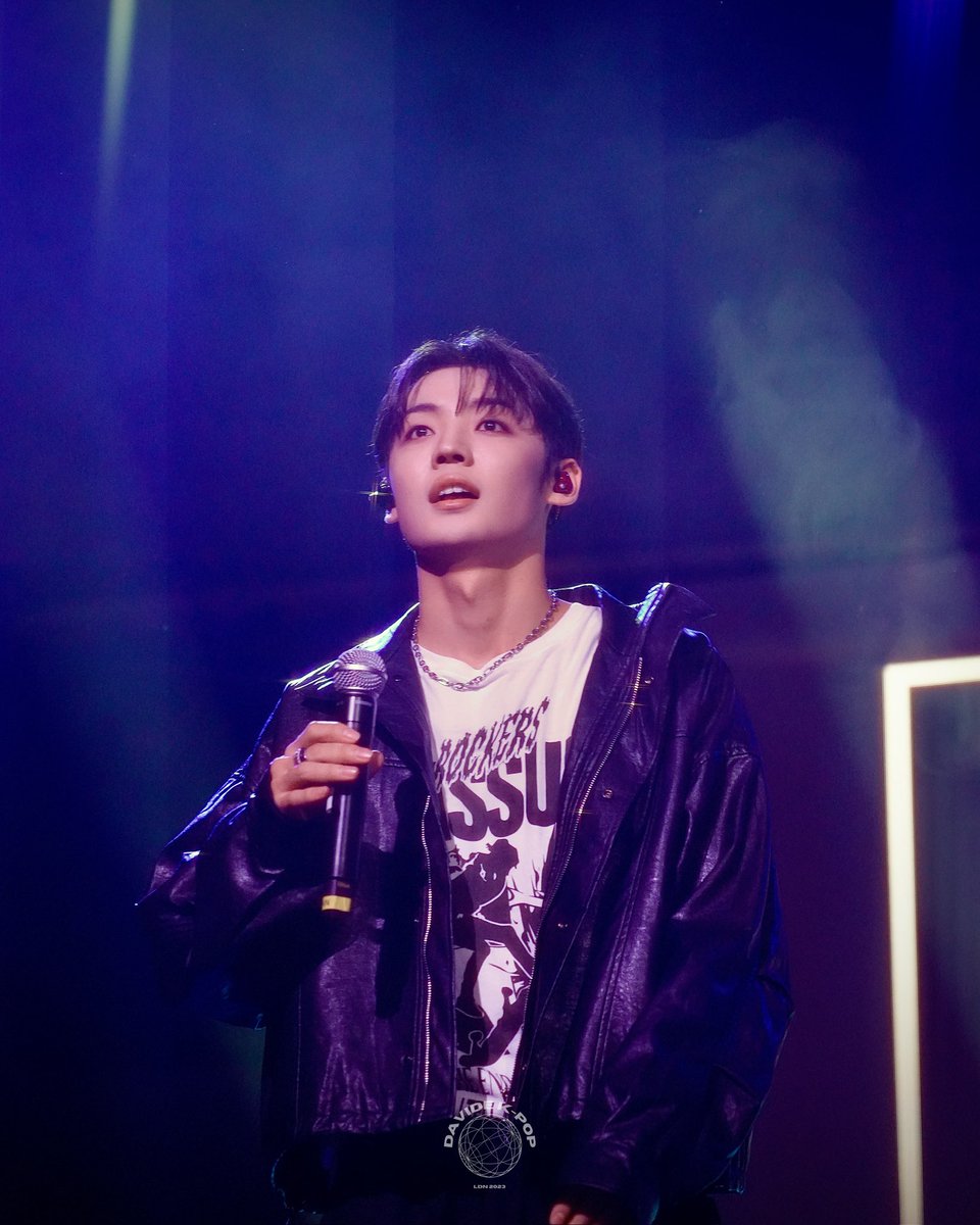 DavideKpop's tweet photo. @official_ACE7
REWIND US Tour ⏪ in London 🇬🇧
💻 https://t.co/BeTalr1xkD
📸 17th Oct ‘24 ~ credit Davide K-pop
Thanks @StudioPAVEurope @JinEnt_ for having us!
#ACE #에이스 #REWINDUSTOUR #REWINDUS_EUROPE #ACEinLONDON #ACE_LATAM_AND_EUROPE_TOUR #REWINDUS_LONDON https://t.co/jGPyk1ngAO