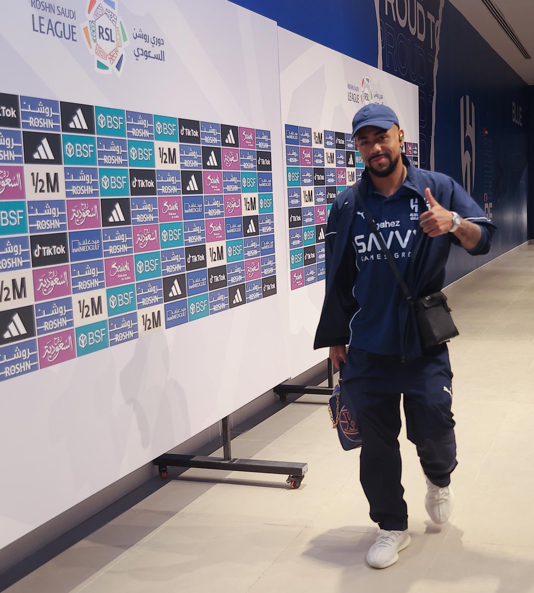 من وصول مالكوم إلى ملعب المملكة أرينا 💙