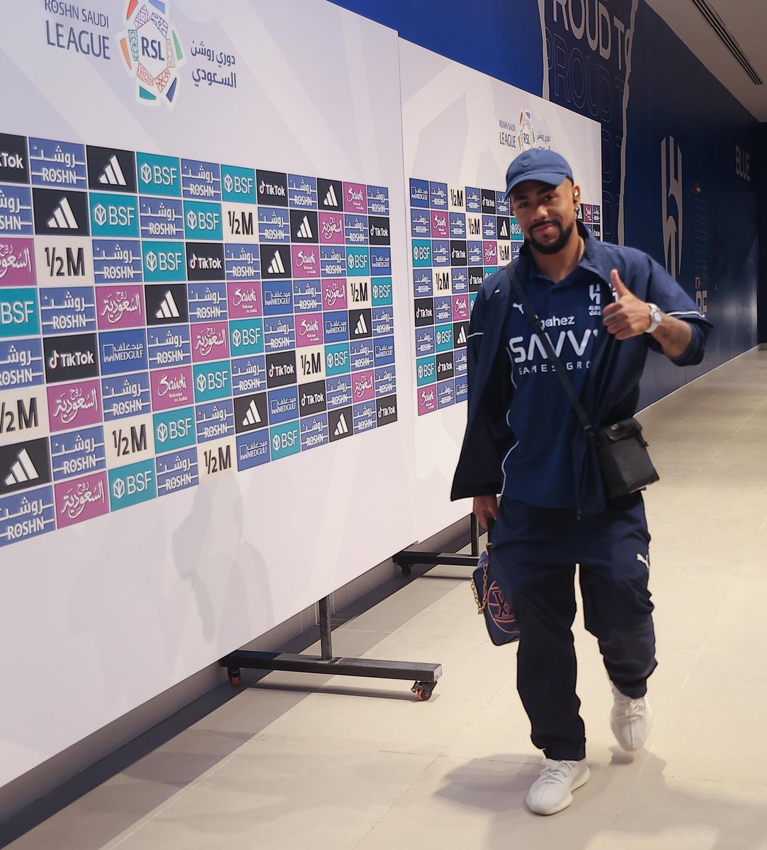 🔒 السكسوكة 'مالكوم' مستعد 💙🏟️