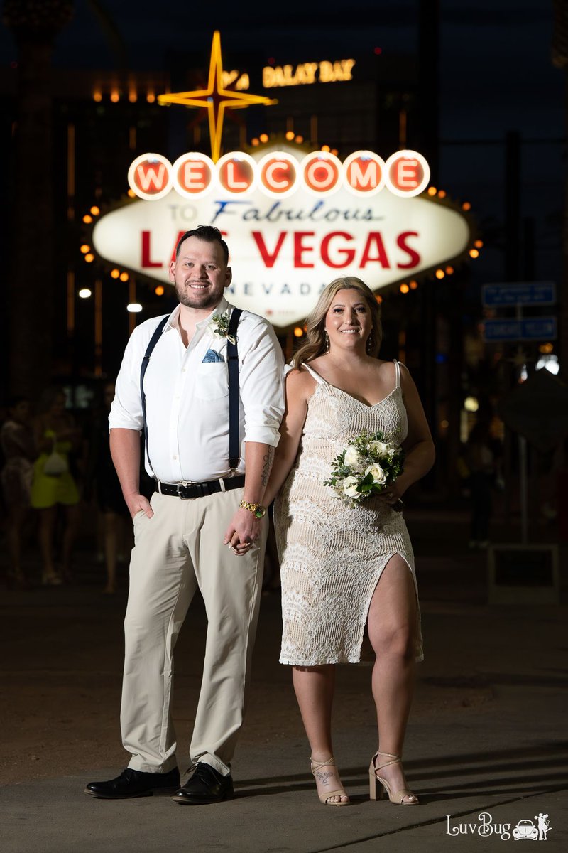 LVLuvBug's tweet photo. Congrats Danielle and Colby on your Las Vegas Sign wedding!
#lasvegassign #lasvegaswedding #vegaswedding #elopement #lasvegasweddingphotographer #microwedding #lasvegasweddingphotographer #destinationwedding #desertwedding https://t.co/dimmFbbYR8
