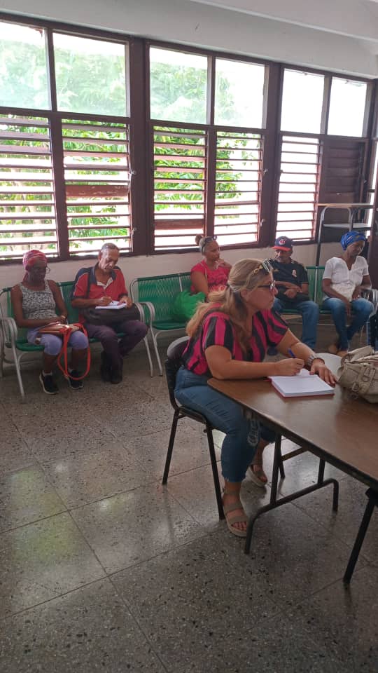 HEdgeAEE's tweet photo. Intercambio con los funcionarios y directivos del Consejo Alamar Playa en la evaluación de las acciones para el próximo lunes tener un regreso a las aulas con las condiciones requeridas.
@CubaMined @DgeEste @DGHE14764 @DirectEducaHab https://t.co/n6BPivVIA2