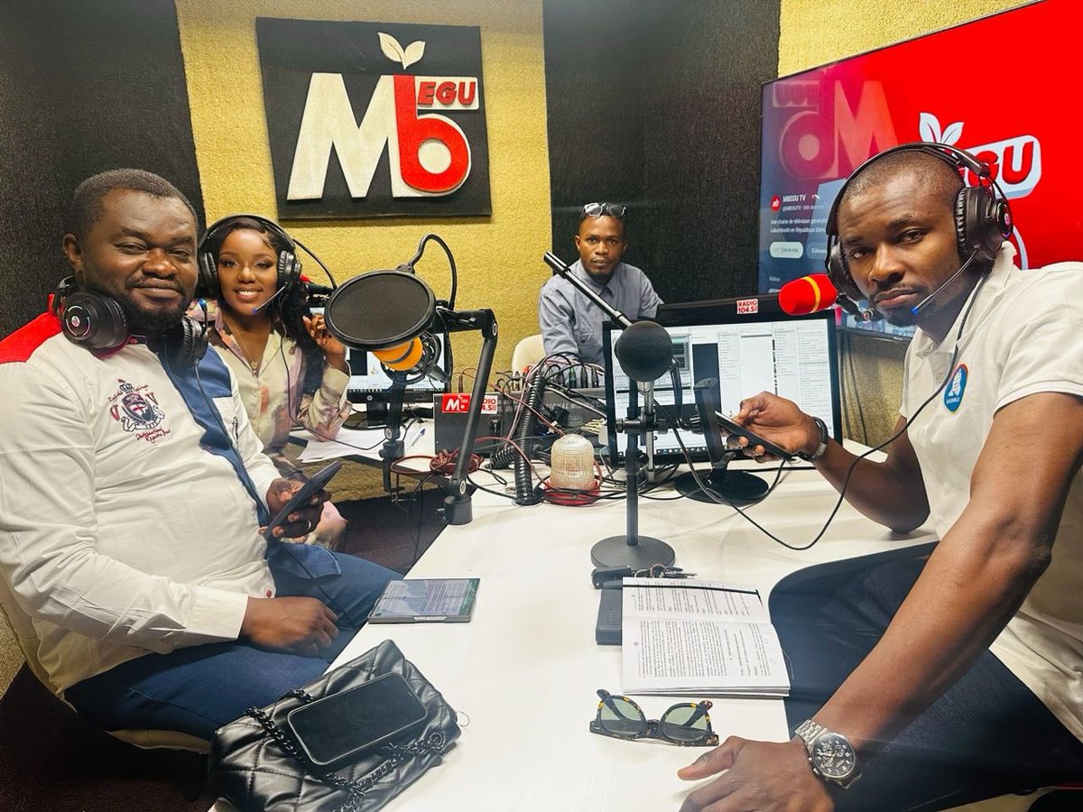 MagloireKabwe's tweet photo. #RDC
« Plus le combat est dur plus la victoire est belle. »
Nous sommes déterminés à faire les choses autrement.
Nous étions à la radio #Mbegu pour vulgariser la vision du parti @Ensem_MK ble et parler de la convention nationale qui se présage à l’horizon de la fin de cette année.
@AlexShabani243 @KatangaCynthia
#laconquête…