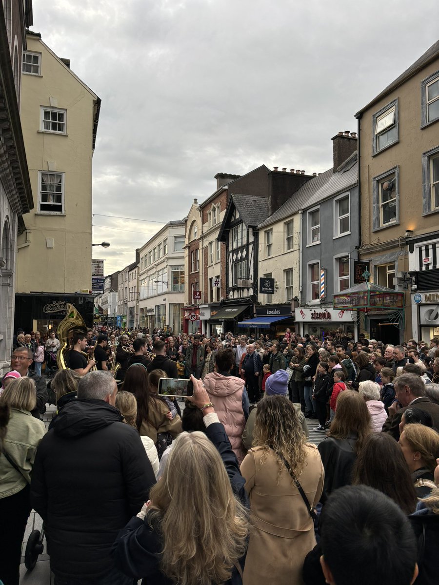 StephenRyanCork's tweet photo. What an unbelievable atmosphere in town today for @corkjazzfest #CorkJazz https://t.co/5yAe3zMden