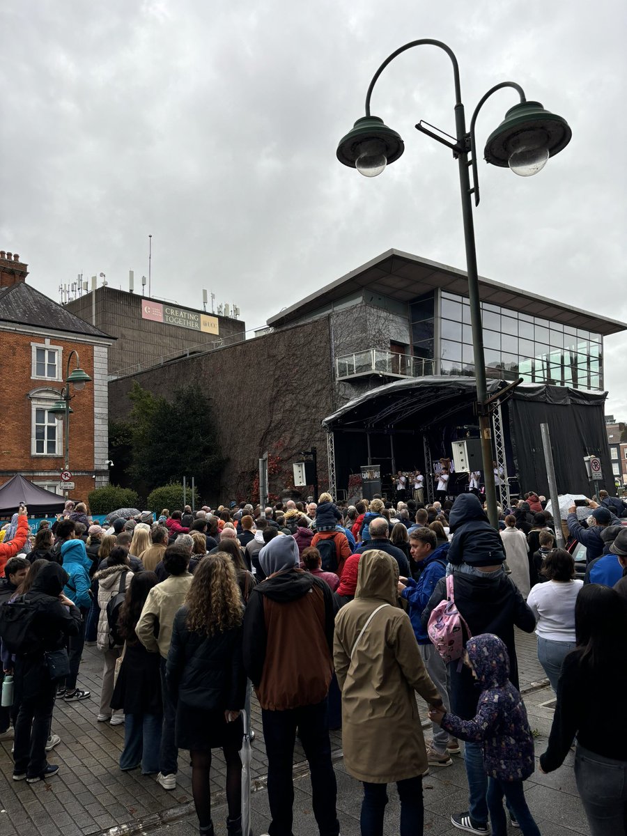 StephenRyanCork's tweet photo. What an unbelievable atmosphere in town today for @corkjazzfest #CorkJazz https://t.co/5yAe3zMden