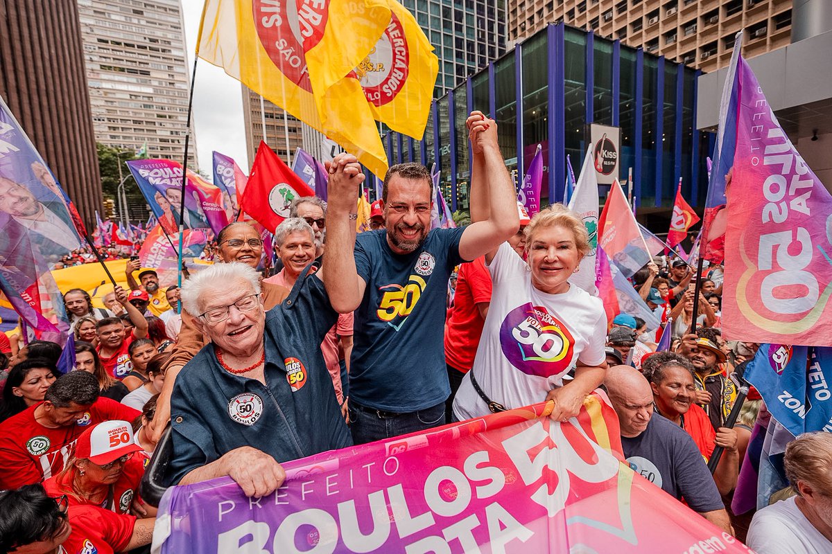 luizaerundina's tweet photo. Hoje senti cheiro de virada! Vamos virar, meu povo! Amanhã é Boulos 5️⃣0️⃣💜 #boulos50 #boulosprefeito50 foto: @leandropaivac https://t.co/mIjkSfI8SW