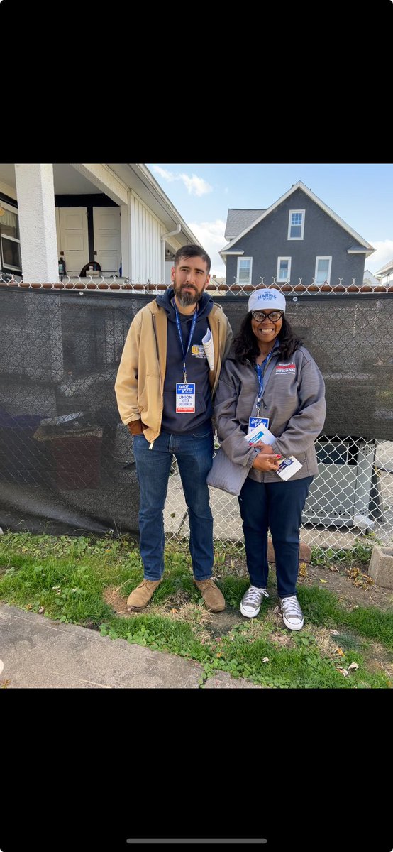 NYSPEF's tweet photo. Team PEF is back in Scranton, Pa., with union siblings from @nysut, @uupinfo and more getting out the vote for @KamalaHarris and @Tim_Walz. If you’re doing something today for candidates anywhere on the ballot, send your photos to Communicator@pef.org! https://t.co/xXRlVTMzYq