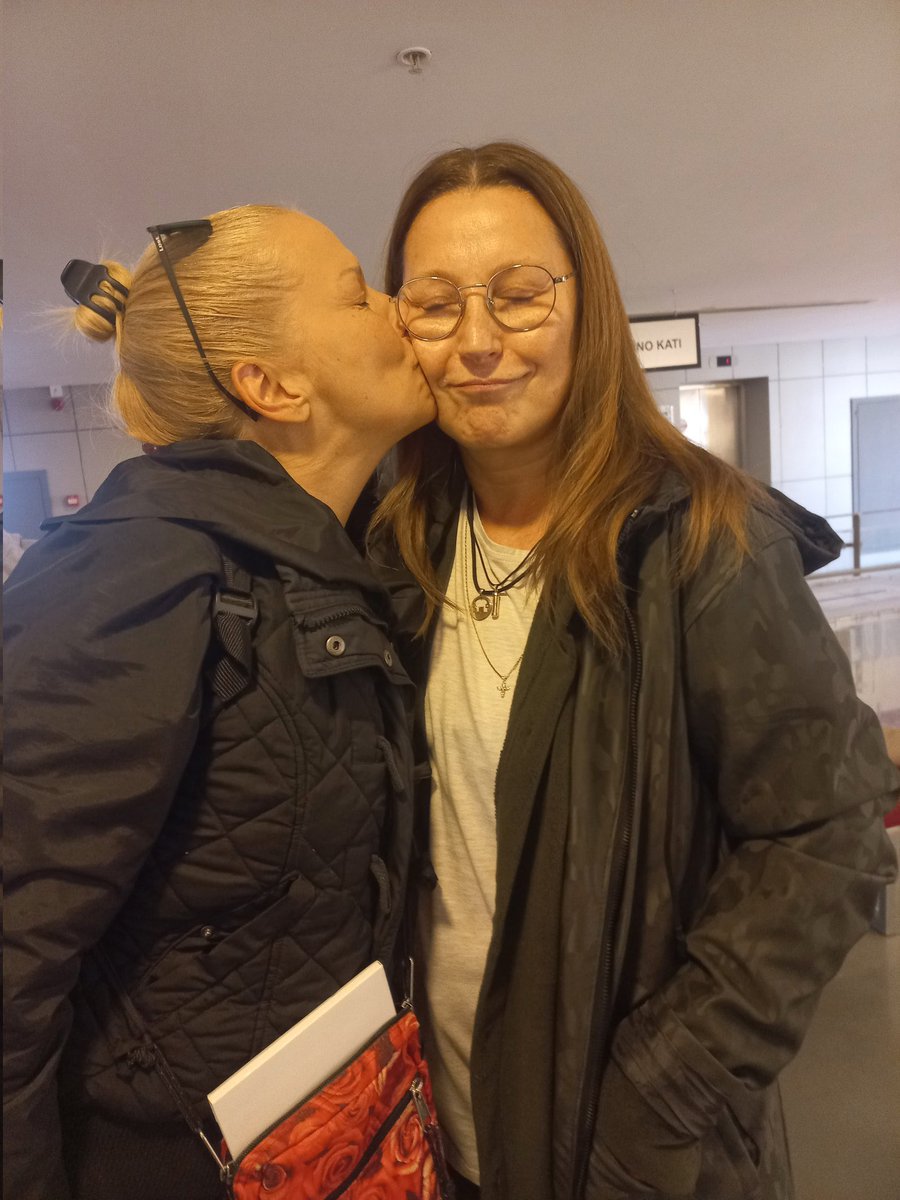 Vahide Perçin’le nasıl bir fotoğrafım mı olsun isterim : 
İşte tam olarak böyle … 
#VahidePerçin