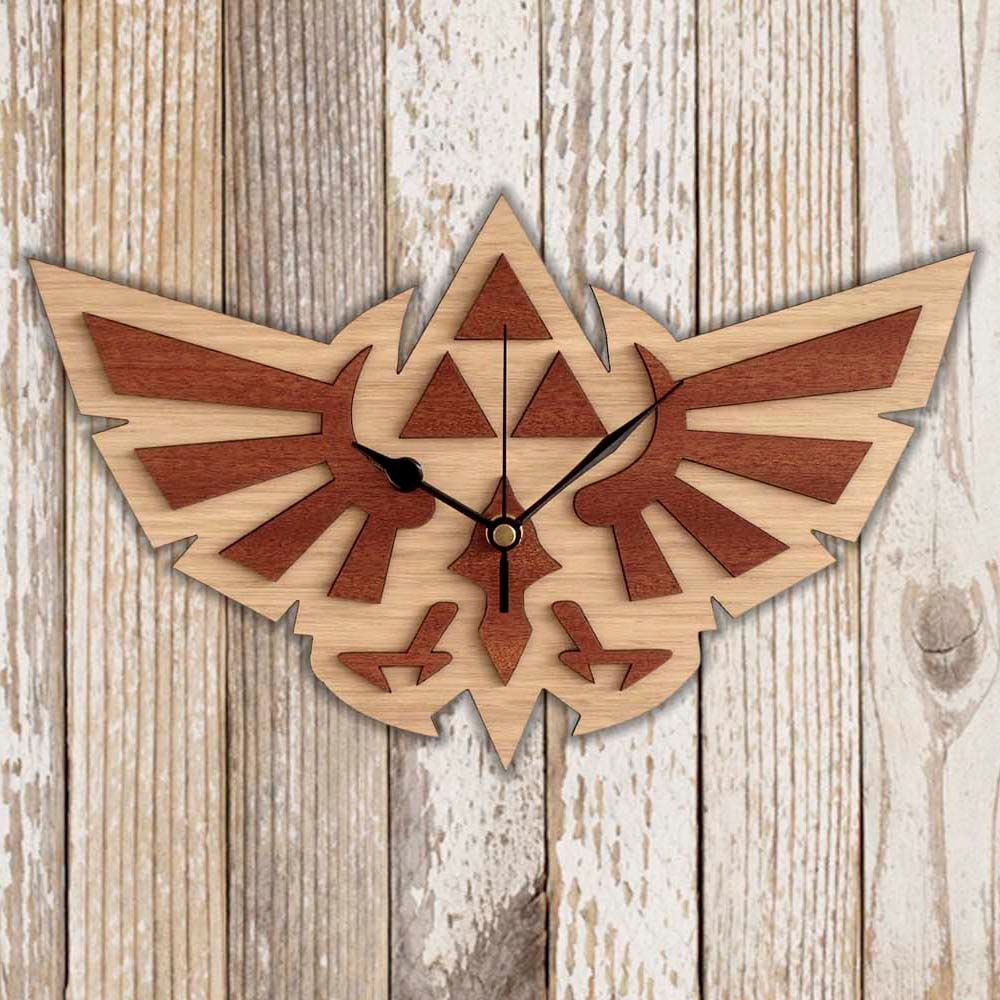 woodentek's tweet photo. Handmade #WingCrest wooden clock. The perfect gift for Zelda's fan. #Zelda #GiftsIdeas #nerdlife #gamedev #HylianShield - WorldwideShipping - www.woodentek.com- https://t.co/ddOtKmmPEH https://t.co/8Ag5Or9N5r
