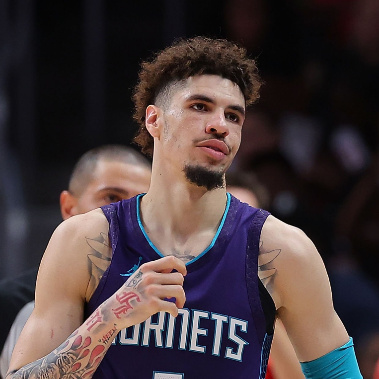 HornetsReddit's tweet photo. HORNETS INJURY REPORT (10/26) 🤕

QUESTIONABLE - LaMelo Ball (Tailbone Contusion), Cody Martin (Core Tightness), Seth Curry (Left Knee Soreness)

OUT - Josh Green (Left Achilles), Brandon Miller (Left Glute Strain), Mark Williams (Left Foot), DaQuan Jeffries (Right Hand)