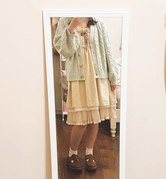 I'm going to LightBox Expo today! Here is my outfit, feel free to say hi if you see me walking around. ^_^ 