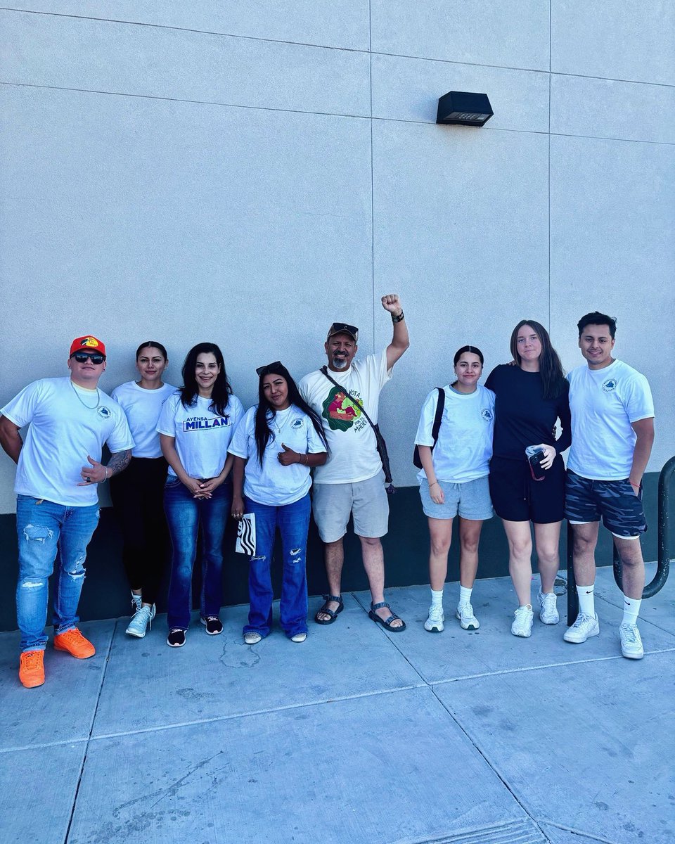 THANK YOU to our amazing volunteers for knocking on doors this morning! 🙌 

AZ voters: Mail your ballot by Tuesday (10/29) to ensure it's counted! After Tuesday, use a secure drop box or voting location.

Every vote counts! Let's build a better Phoenix! #PhoenixForward