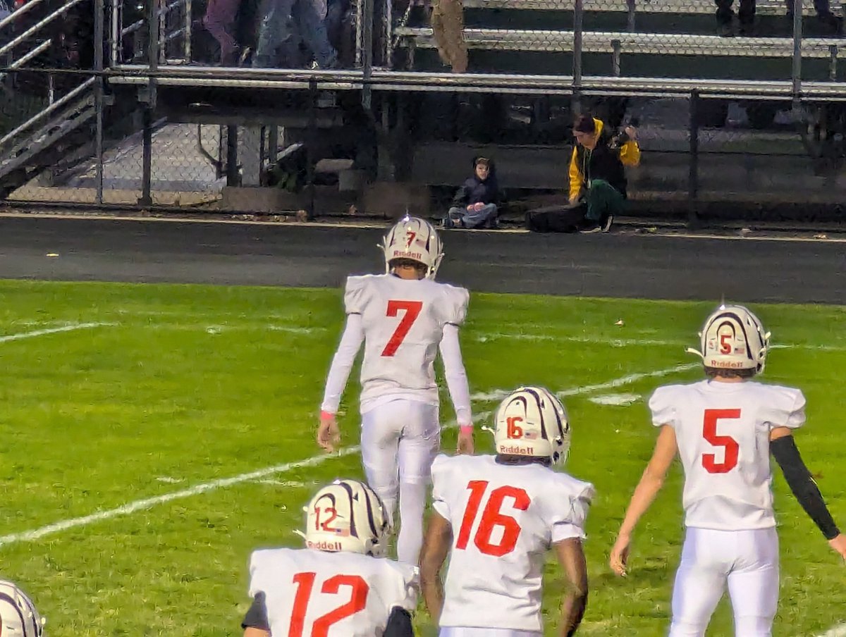 emmjay32ou's tweet photo. Myles's first High School Football Season is over. #7 Allegan Tigers Football Kicker https://t.co/6uLwGtlEju