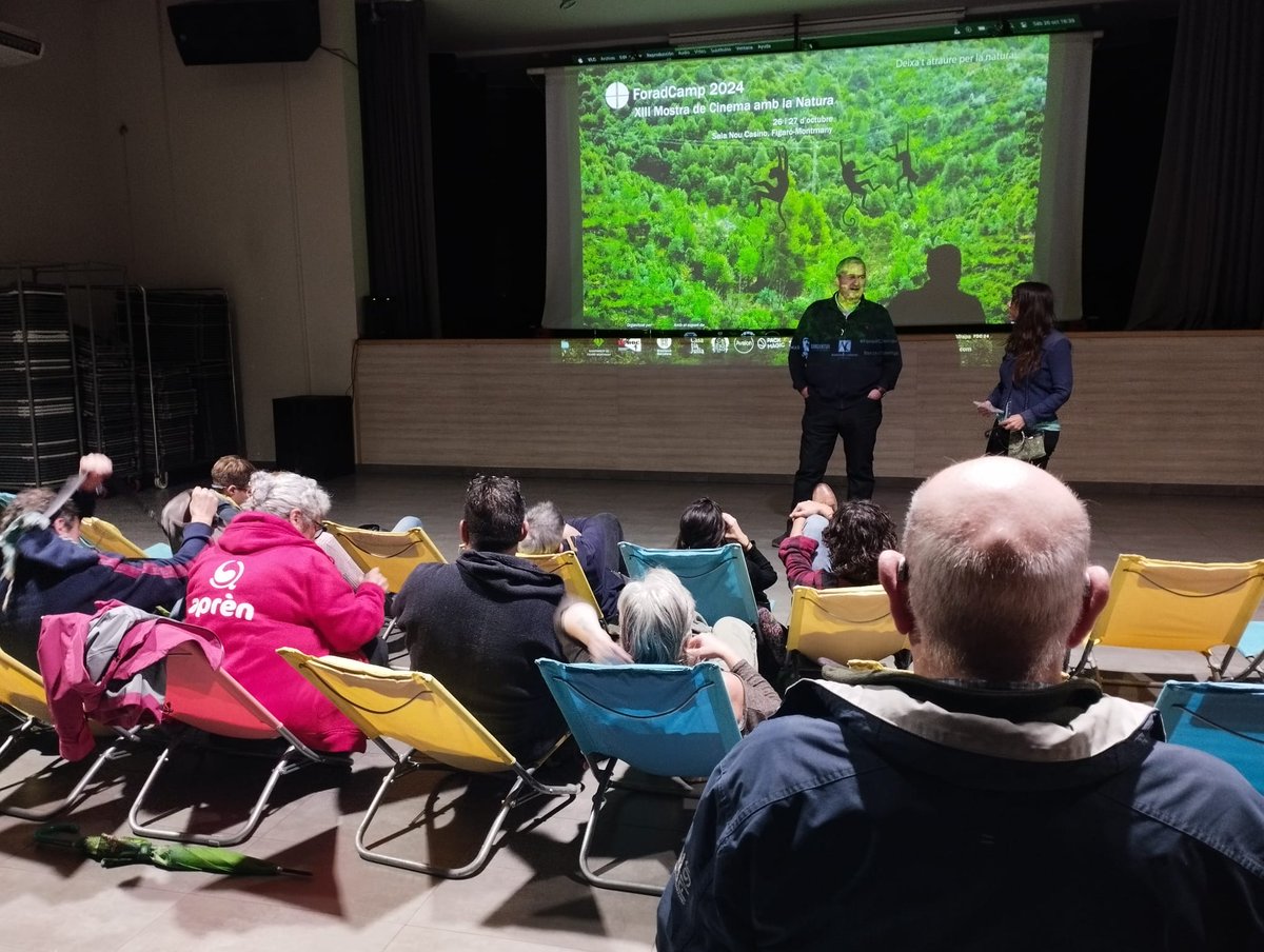 foradcamp's tweet photo. 🎥Inaugurada la XIII Mostra de cinema amb la Natura 🎉🐸🎬

"Sirocco i el regne dels vents" ha encantat al públic familiar; i ara seguim amb "Searching for Nika". Ens espera un bon debat.
#ForadCamp2024 https://t.co/7wgZAjpBry