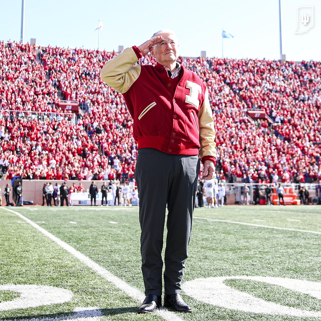IUHoosiers's tweet photo. A warm welcome home to today's Hero of the Game; United States Army veteran &amp; #IUFB alum Rich Coachys! https://t.co/tUfDbmxTZZ