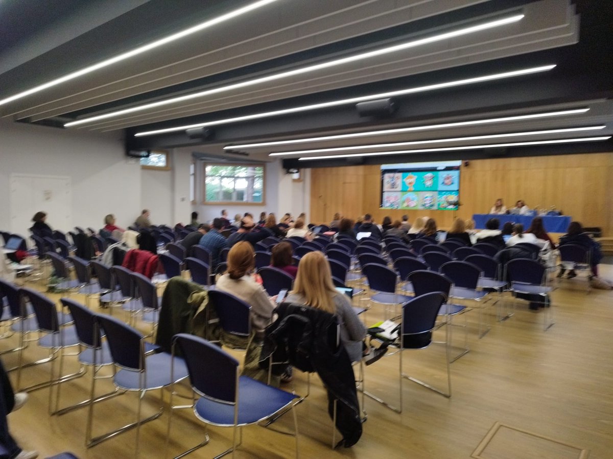 reliesdecine's tweet photo. Tarde de talleres en #InnovaReli24 VIII jornadas de #innovareli con profes voluntarios inspiradores que transmiten sus buenas prácticas a otros de forma gratuita. Gracias a @LaSalleMad_Rel por ofrecernos sus instalaciones y una cálida acogida. https://t.co/mg5qu95xjG
