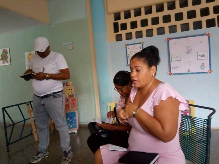 HEdgeAEE's tweet photo. Intercambio y reflexiones del cumplimiento de las acciones con vista al regreso de nuestros niños y estudiantes a las aulas en las instituciones educativas del Consejo Popular Camilo Cienfuegos 
@CubaMined @DgeEste @DirectEducaHab https://t.co/ivxVC5oHJg