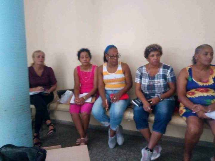 HEdgeAEE's tweet photo. Intercambio y reflexiones del cumplimiento de las acciones con vista al regreso de nuestros niños y estudiantes a las aulas en las instituciones educativas del Consejo Popular Camilo Cienfuegos 
@CubaMined @DgeEste @DirectEducaHab https://t.co/ivxVC5oHJg