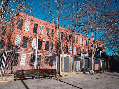 _PaquiBernal's tweet photo. El día 13 Martí Vila y yo volvemos a #SantaColoma para presentar nuestro poemario ilustrado. Nos encantaría reencontrarnos con nuestros ex-alumnos del #IESTerraRoja Nos ayudáis?Un alumnado especial,muy consciente del esfuerzo de sus padres…#Libros #primaveraelotoño @EdiEndymion https://t.co/2IK9sjuj9p