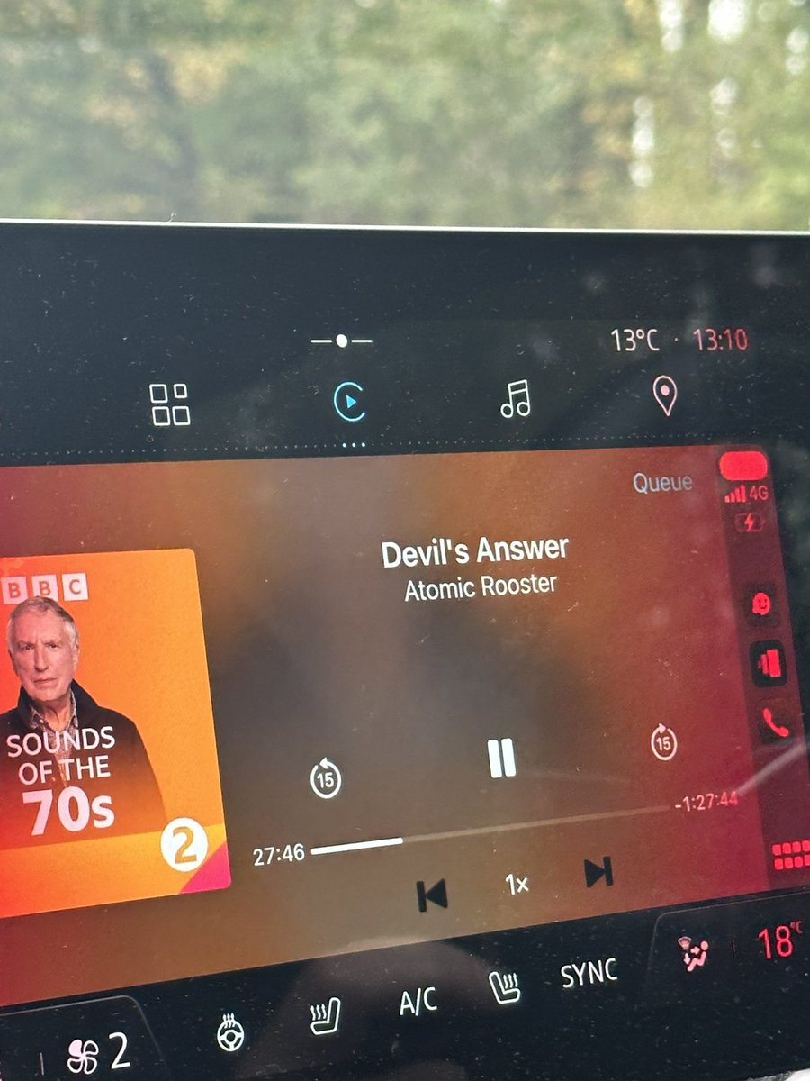 Hadn’t heard this one before <a href="/MatthewCarterUK/">Matthew Carter</a> <a href="/SamWTotter/">Tom Stewart</a> . Quite good guitar.