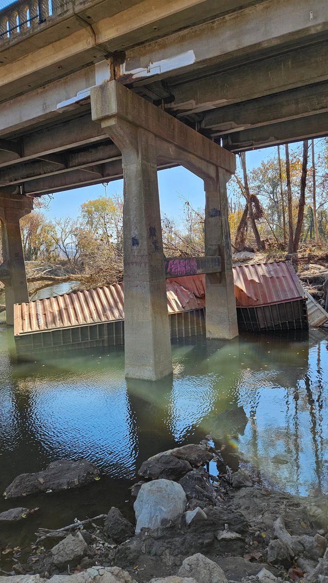 asheelizabeth_'s tweet photo. #Helene #Asheville carrier park &amp; river arts district 😔 https://t.co/bhaICMrI4o