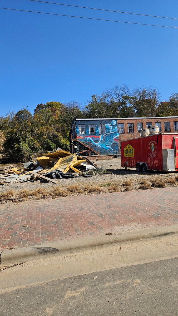 asheelizabeth_'s tweet photo. #Helene #Asheville carrier park &amp; river arts district 😔 https://t.co/bhaICMrI4o