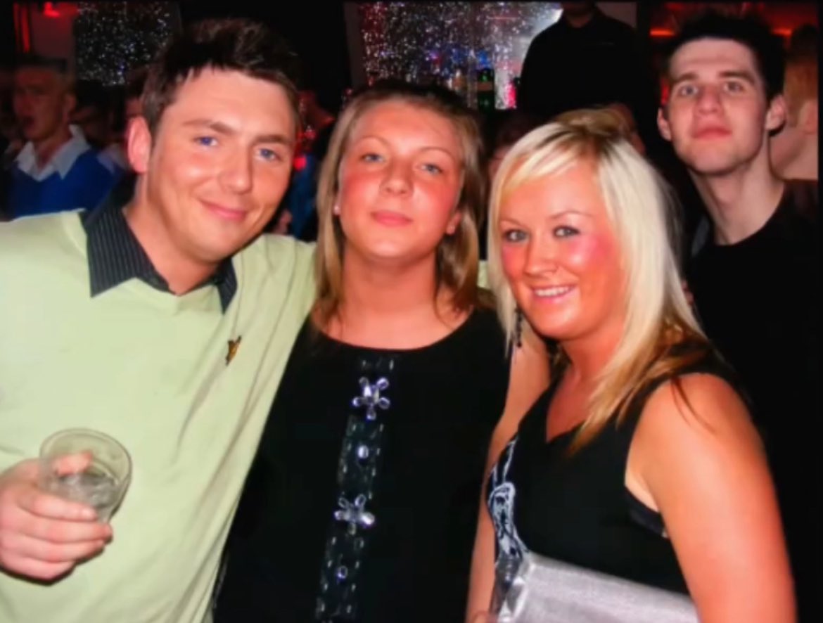 chic howe tweet media