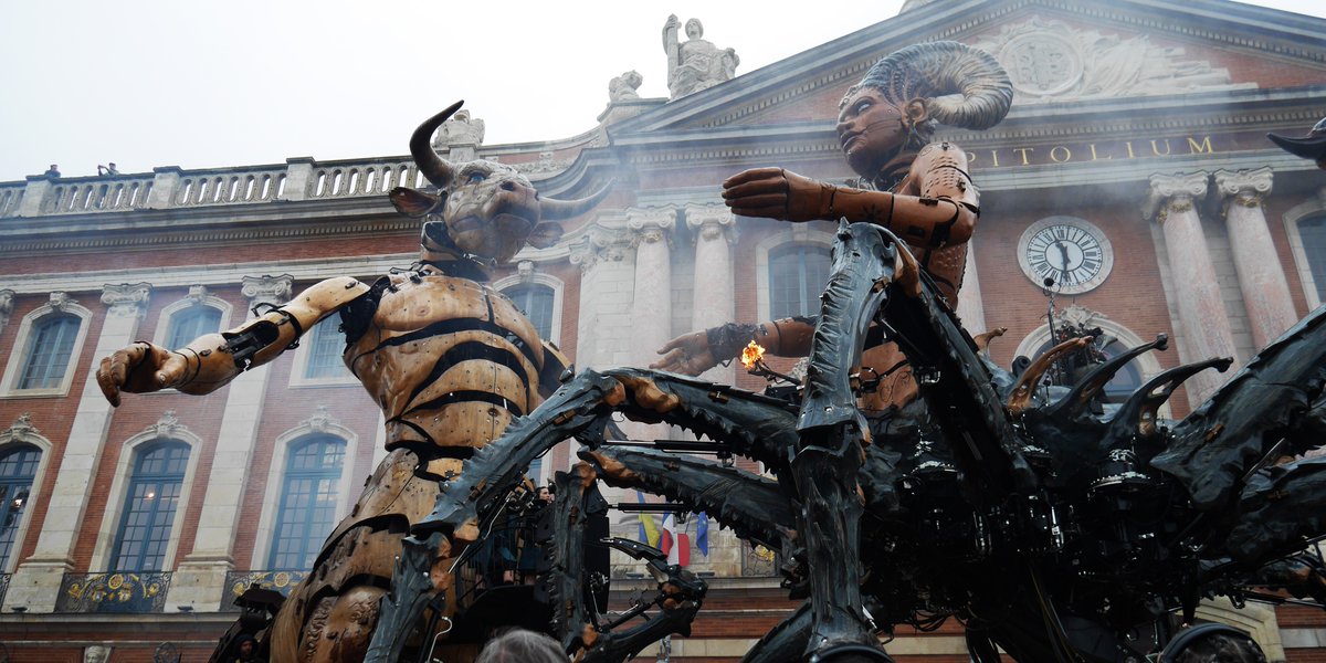 Lilith a envouté Astérion. Leurs quatre cœurs battent à l'unisson.

#legardiendutempletoulouse #compagnielamachine #toulouse #france