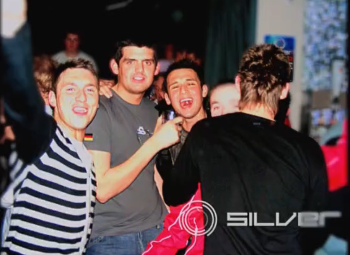 chic howe tweet media