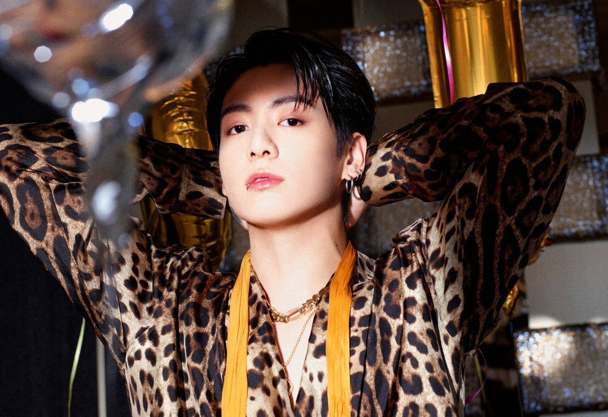 smol_kia's tweet photo. rt and reply with gif or pic:

I vote #Jungkook for #PopGoldenAwards2024 https://t.co/jbn8mCQ1QU