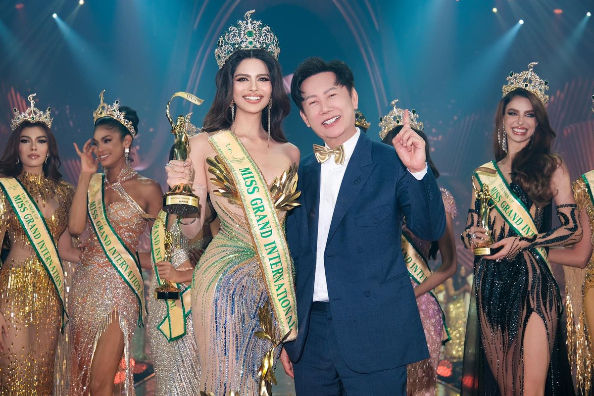 MissGrandInter's tweet photo. Welcome to the prestigious legacy of the 12th Queen of MGI! ☝🏼✨

#SpiritofThailand 
.
#MGI2024 #MGI 
#GrandExperiences
#MissGrandInternational
#MissGrandInternational2024
#WeAreGRANDthe1andOnly https://t.co/JWrhCBdXGF