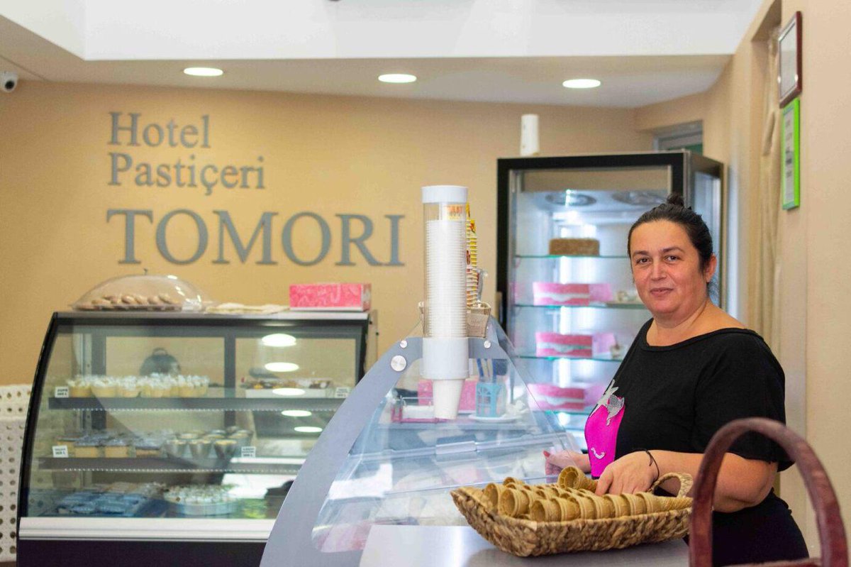 doalbanie's tweet photo. 2/10
Mont Blanc "#MonBlan"
Tento dezert 🍧 pochází z Francie, v minulosti se ale dostal do #Berat a tam jej přijali za místní.
Hledejte hotel Turizmi a cukrářku Loretu, která dělá MonBlan dle receptury předávané z generace na generaci 🍰⤵️ https://t.co/zUMRJbeEeA