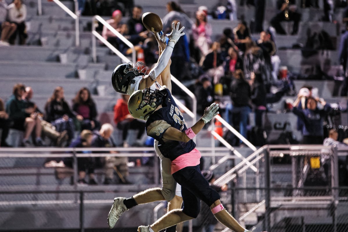 DavidOakill's tweet photo. Council Rock South Defeats North 28-6!
#highschoolfootball #FridayNightLights #sportsphotography #epafootball #buckscounty https://t.co/p65k9CoUAs